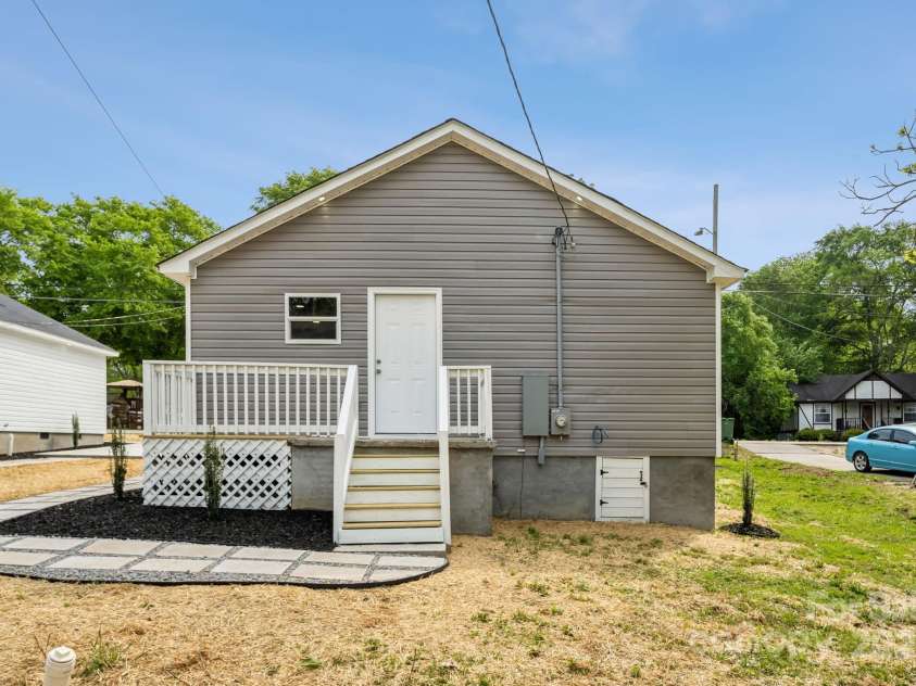 606 & 608 Hampton Road, Lancaster, SC 29720.  MLS# CAR4248419, YatesRealty ID 11659. 