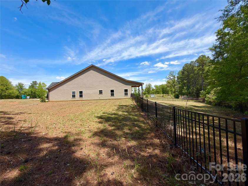 1473 Pleasant School Road, Gaffney, SC 29341.  MLS# CAR4341316, YatesRealty ID 1166. 