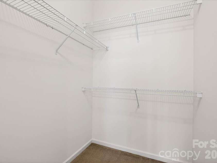 4492 Antelope Lane, Charlotte, NC 28269.  MLS# CAR4358103, YatesRealty ID 11660. PRIMARY WALK IN CLOSET!