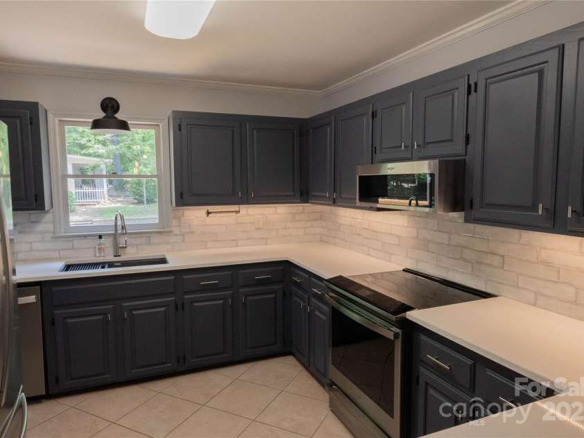 432 Partridge Place, York, SC 29745.  MLS# CAR4250327, YatesRealty ID 11661. 