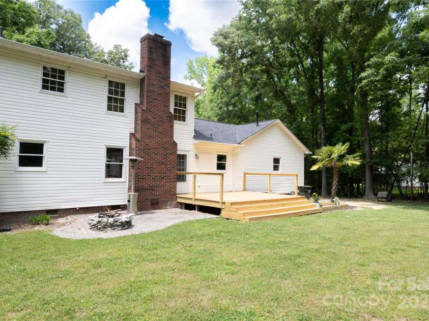 432 Partridge Place, York, SC 29745.  MLS# CAR4250327, YatesRealty ID 11661. 