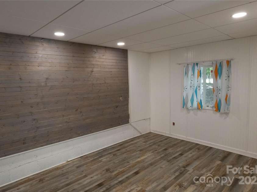 432 Partridge Place, York, SC 29745.  MLS# CAR4250327, YatesRealty ID 11661. Workshop