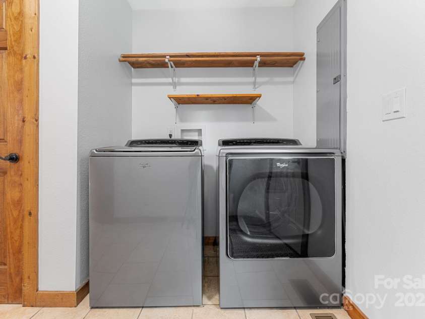 311 Banks Creek Road, Burnsville, NC 28714.  MLS# CAR4251059, YatesRealty ID 11662. 