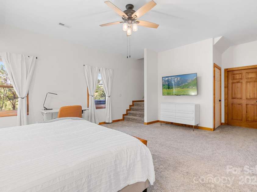 311 Banks Creek Road, Burnsville, NC 28714.  MLS# CAR4251059, YatesRealty ID 11662. 