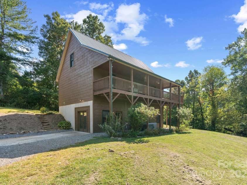 311 Banks Creek Road, Burnsville, NC 28714.  MLS# CAR4251059, YatesRealty ID 11662. 