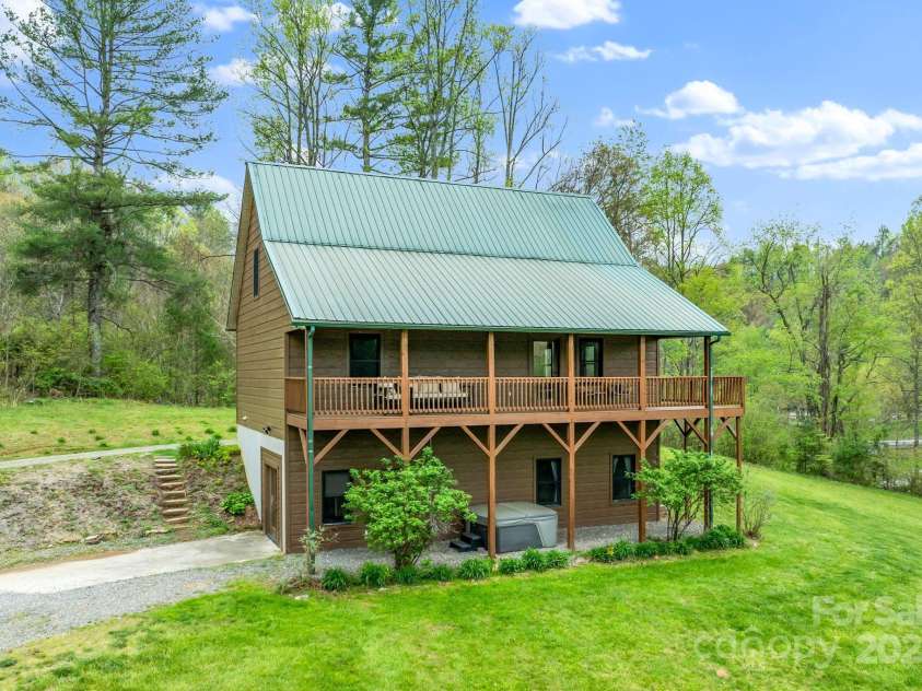 311 Banks Creek Road, Burnsville, NC 28714.  MLS# CAR4251059, YatesRealty ID 11662. 