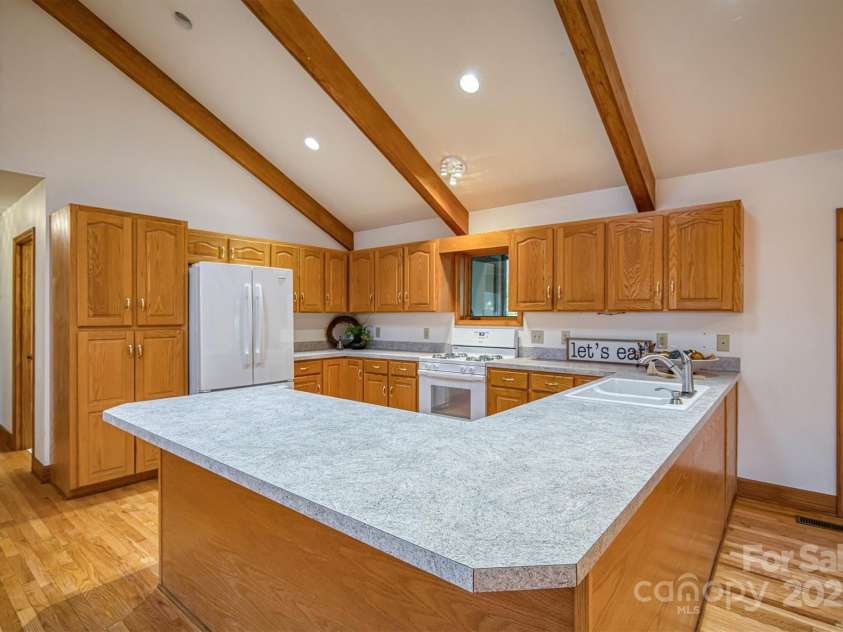 1521 Old Jonas Ridge Road, Newland, NC 28657.  MLS# CAR4253918, YatesRealty ID 11663. 