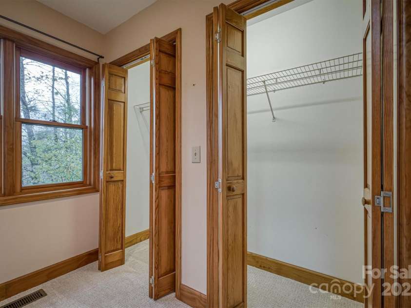 1521 Old Jonas Ridge Road, Newland, NC 28657.  MLS# CAR4253918, YatesRealty ID 11663. 