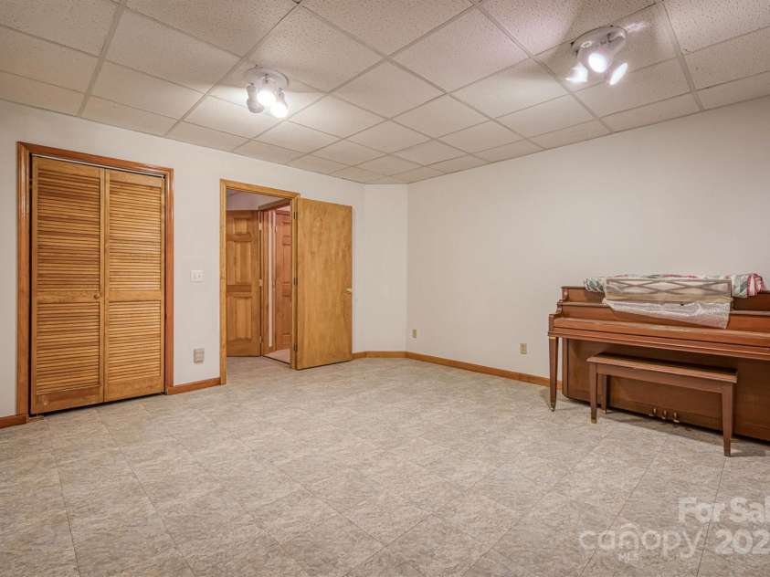 1521 Old Jonas Ridge Road, Newland, NC 28657.  MLS# CAR4253918, YatesRealty ID 11663. 