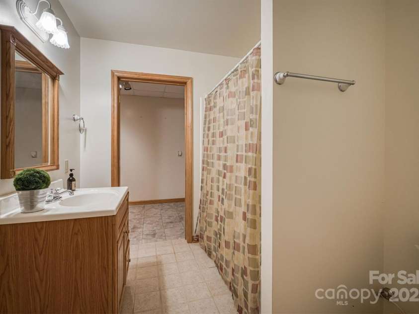 1521 Old Jonas Ridge Road, Newland, NC 28657.  MLS# CAR4253918, YatesRealty ID 11663. 