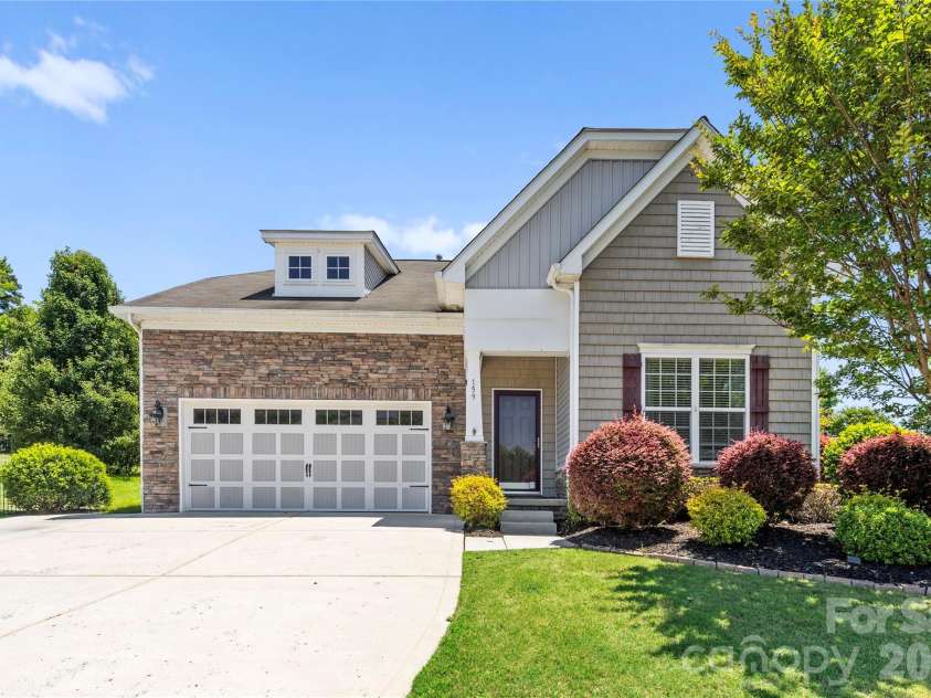 159 Warfield Drive, Mooresville, NC 28115.  MLS# CAR4364101, YatesRealty ID 11664. 