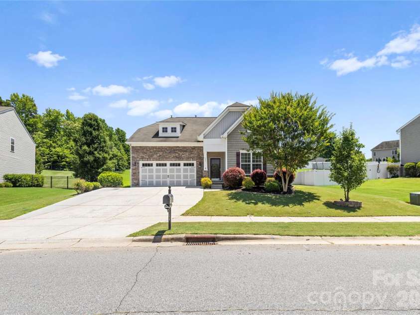 159 Warfield Drive, Mooresville, NC 28115.  MLS# CAR4364101, YatesRealty ID 11664. 