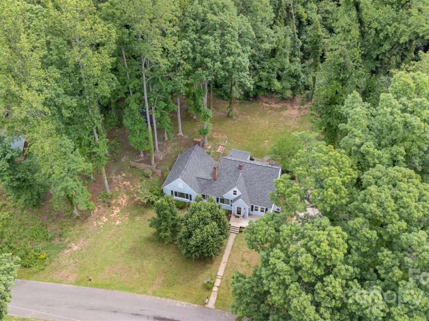 200 Cleveland Avenue, Shelby, NC 28150.  MLS# CAR4254937, YatesRealty ID 11664. 