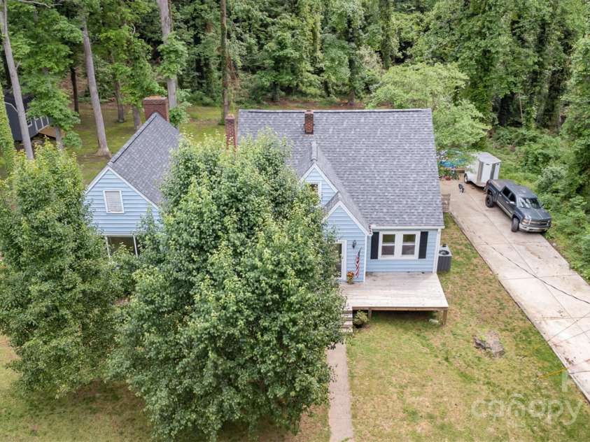 200 Cleveland Avenue, Shelby, NC 28150.  MLS# CAR4254937, YatesRealty ID 11664. 