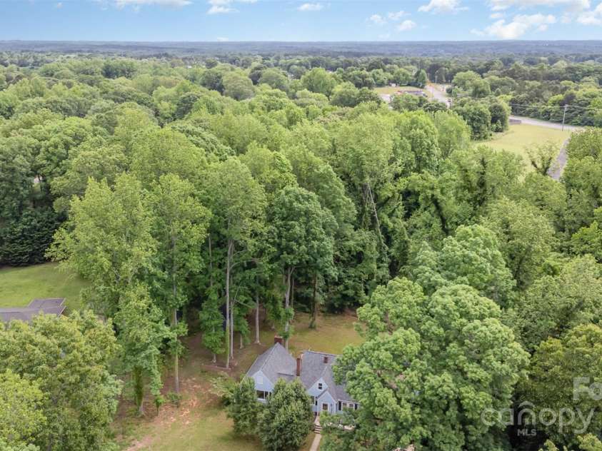 200 Cleveland Avenue, Shelby, NC 28150.  MLS# CAR4254937, YatesRealty ID 11664. 