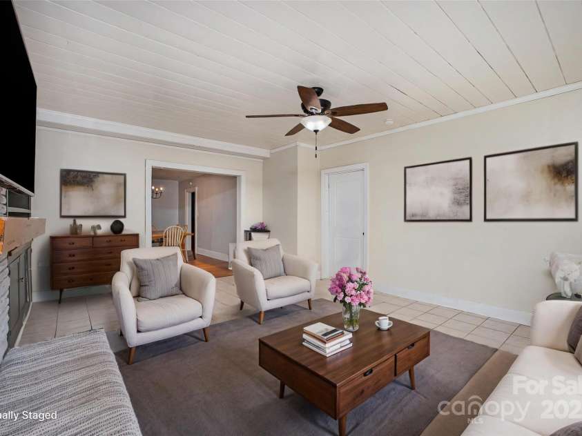 200 Cleveland Avenue, Shelby, NC 28150.  MLS# CAR4254937, YatesRealty ID 11664. 