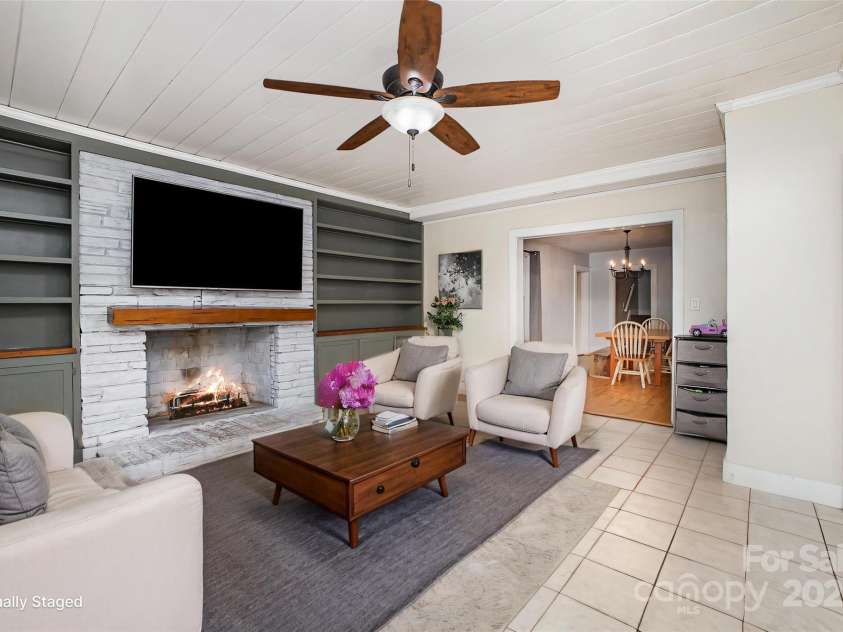 200 Cleveland Avenue, Shelby, NC 28150.  MLS# CAR4254937, YatesRealty ID 11664. 