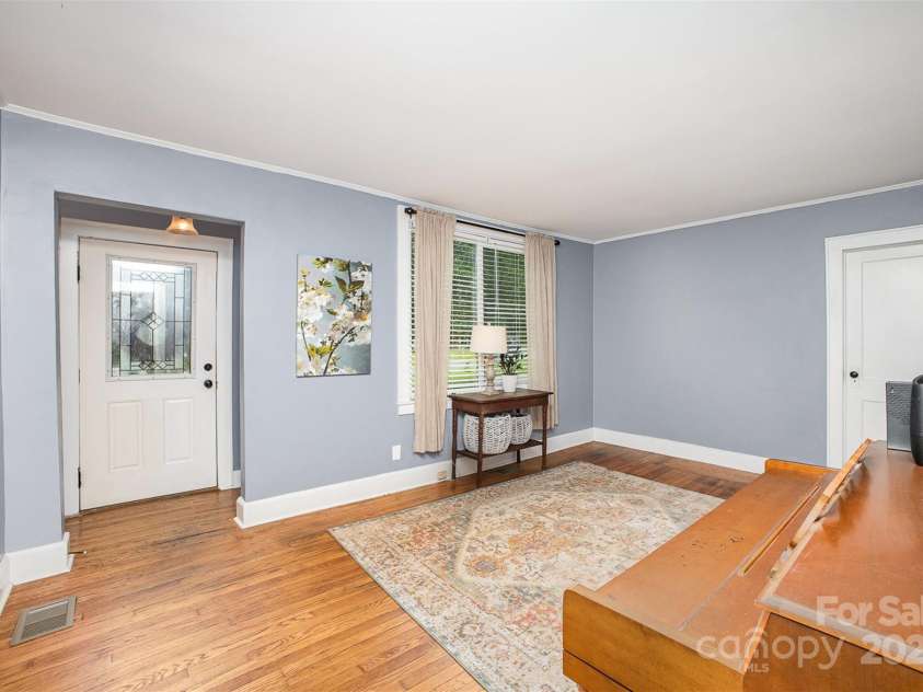 200 Cleveland Avenue, Shelby, NC 28150.  MLS# CAR4254937, YatesRealty ID 11664. 