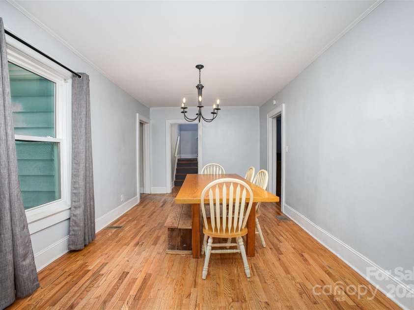 200 Cleveland Avenue, Shelby, NC 28150.  MLS# CAR4254937, YatesRealty ID 11664. 