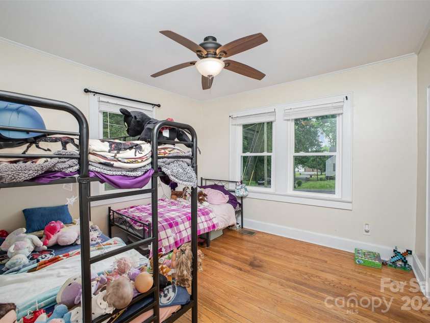 200 Cleveland Avenue, Shelby, NC 28150.  MLS# CAR4254937, YatesRealty ID 11664. 