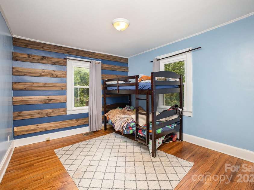 200 Cleveland Avenue, Shelby, NC 28150.  MLS# CAR4254937, YatesRealty ID 11664. 