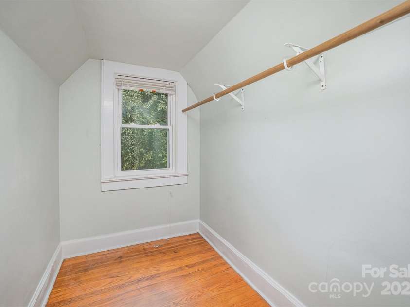 200 Cleveland Avenue, Shelby, NC 28150.  MLS# CAR4254937, YatesRealty ID 11664. 