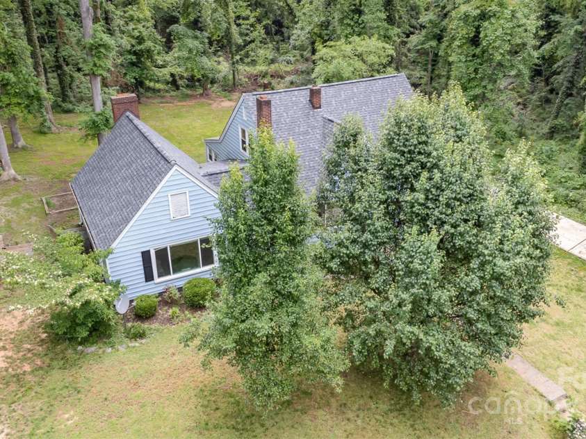 200 Cleveland Avenue, Shelby, NC 28150.  MLS# CAR4254937, YatesRealty ID 11664. 