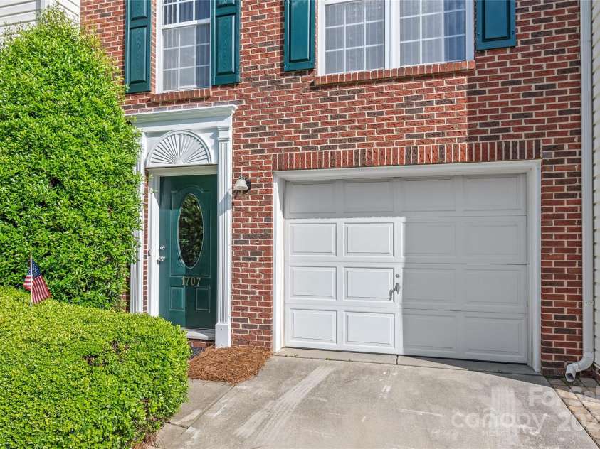 1707 Kashmir White Lane, Fort Mill, SC 29708.  MLS# CAR4255653, YatesRealty ID 11665. 