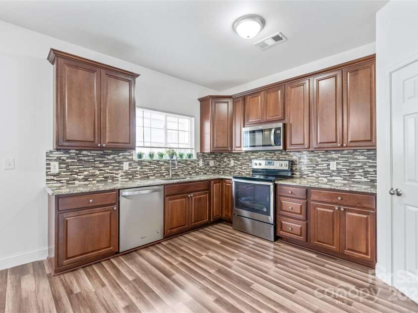 1707 Kashmir White Lane, Fort Mill, SC 29708.  MLS# CAR4255653, YatesRealty ID 11665. 
