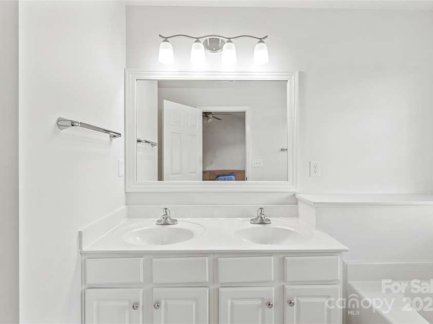1707 Kashmir White Lane, Fort Mill, SC 29708.  MLS# CAR4255653, YatesRealty ID 11665. 