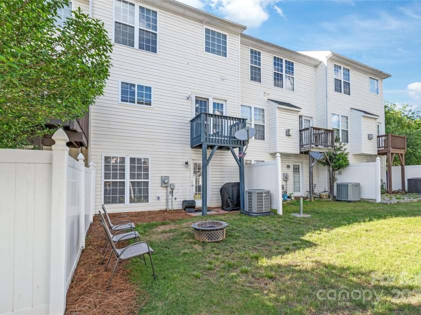 1707 Kashmir White Lane, Fort Mill, SC 29708.  MLS# CAR4255653, YatesRealty ID 11665. 