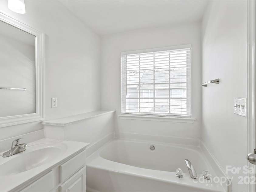 1707 Kashmir White Lane, Fort Mill, SC 29708.  MLS# CAR4255653, YatesRealty ID 11665. 