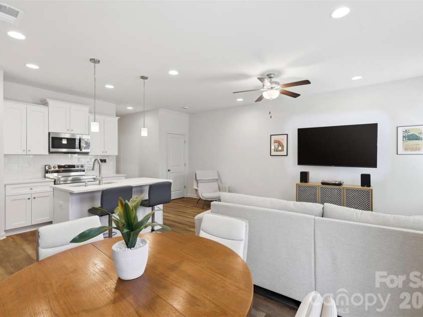 517 Sandy Avenue, Charlotte, NC 28213.  MLS# CAR4358520, YatesRealty ID 11666. 