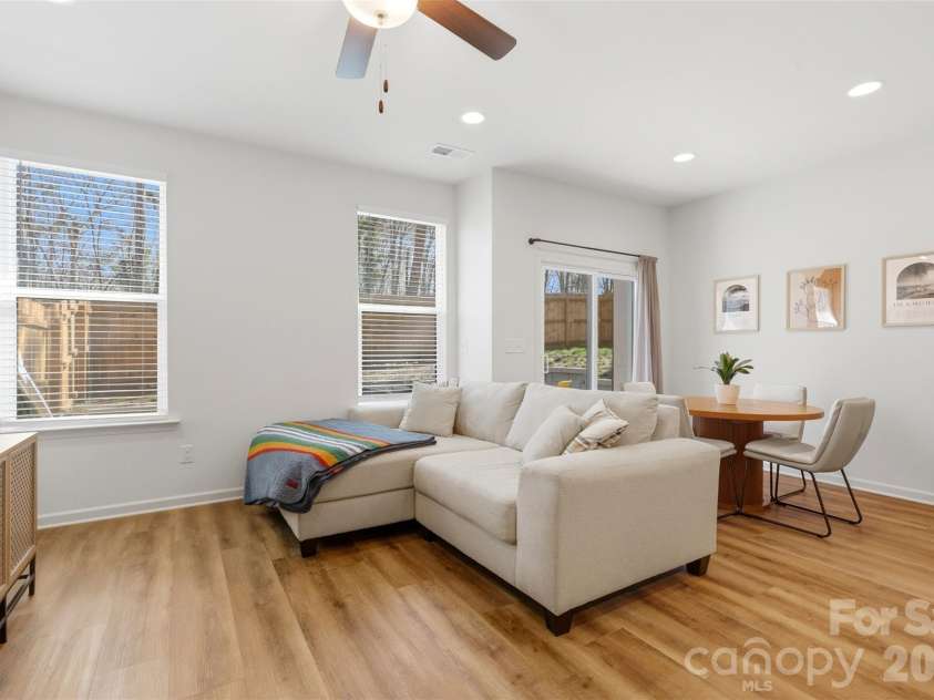 517 Sandy Avenue, Charlotte, NC 28213.  MLS# CAR4358520, YatesRealty ID 11666. 