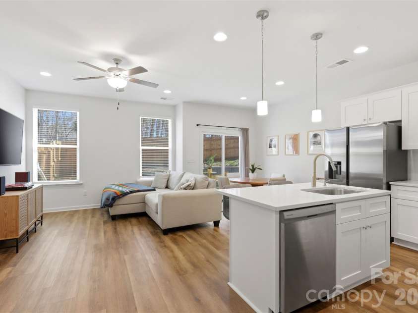 517 Sandy Avenue, Charlotte, NC 28213.  MLS# CAR4358520, YatesRealty ID 11666. 
