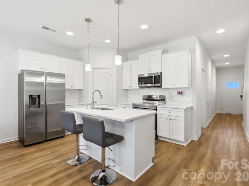517 Sandy Avenue, Charlotte, NC 28213.  MLS# CAR4358520, YatesRealty ID 11666. 