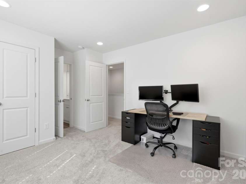 517 Sandy Avenue, Charlotte, NC 28213.  MLS# CAR4358520, YatesRealty ID 11666. 