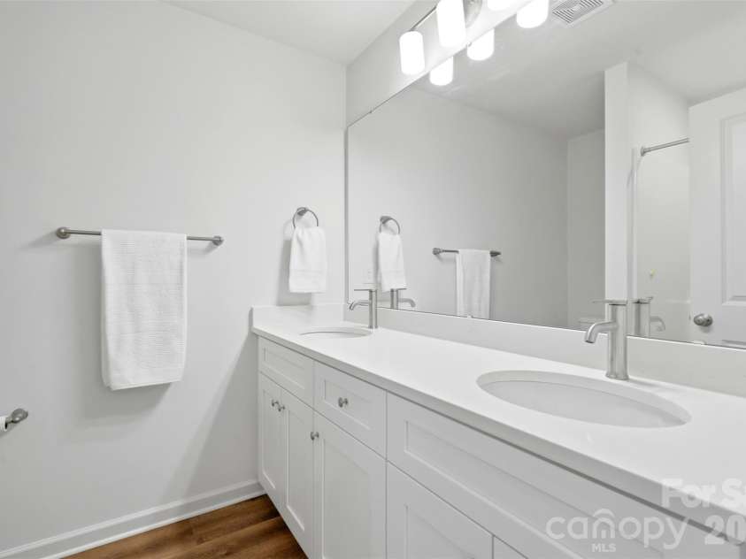 517 Sandy Avenue, Charlotte, NC 28213.  MLS# CAR4358520, YatesRealty ID 11666. 