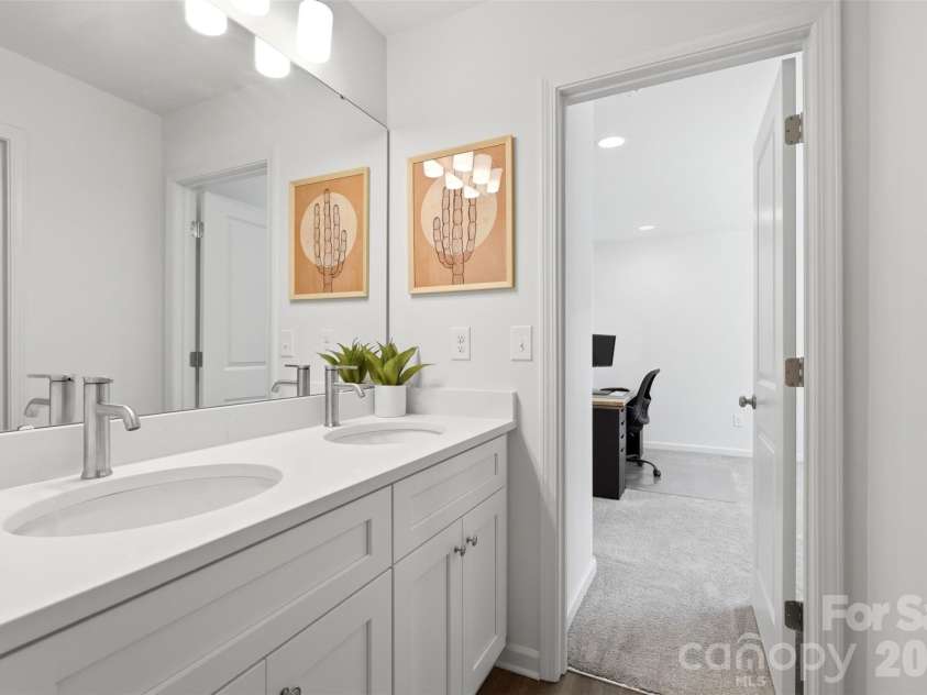 517 Sandy Avenue, Charlotte, NC 28213.  MLS# CAR4358520, YatesRealty ID 11666. 