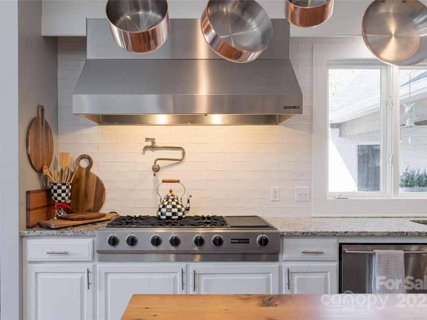 300 Springhill Drive, Rutherfordton, NC 28139.  MLS# CAR4152594, YatesRealty ID 1167. Gas grill