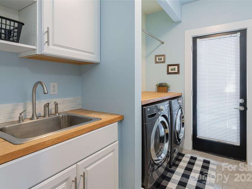 300 Springhill Drive, Rutherfordton, NC 28139.  MLS# CAR4152594, YatesRealty ID 1167. Laundry