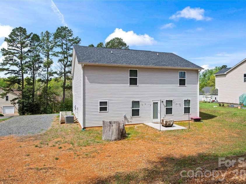 319 Shoreline Drive, New London, NC 28127.  MLS# CAR4366530, YatesRealty ID 11670. 