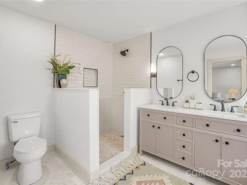 401 Timber Drive, Asheville, NC 28804.  MLS# CAR4210317, YatesRealty ID 11672. 