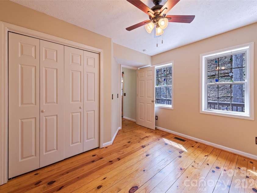 41 Trapper Lane, Waynesville, NC 28785.  MLS# CAR4366721, YatesRealty ID 11672. 