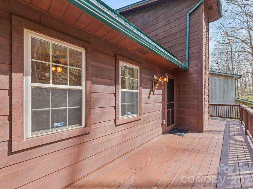 41 Trapper Lane, Waynesville, NC 28785.  MLS# CAR4366721, YatesRealty ID 11672. 