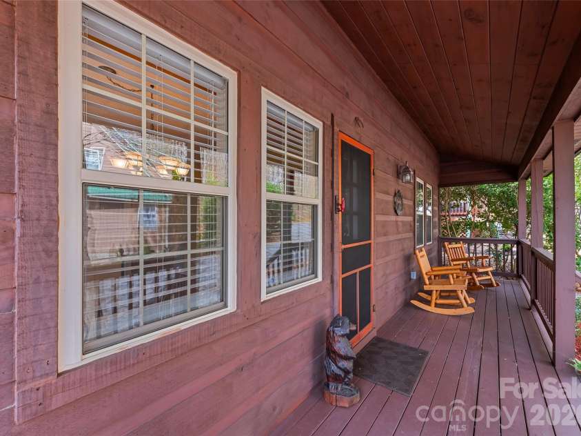 41 Trapper Lane, Waynesville, NC 28785.  MLS# CAR4366721, YatesRealty ID 11672. 