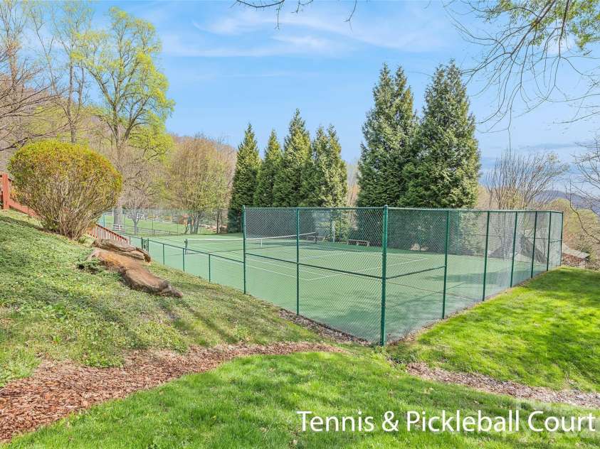 41 Trapper Lane, Waynesville, NC 28785.  MLS# CAR4366721, YatesRealty ID 11672. 