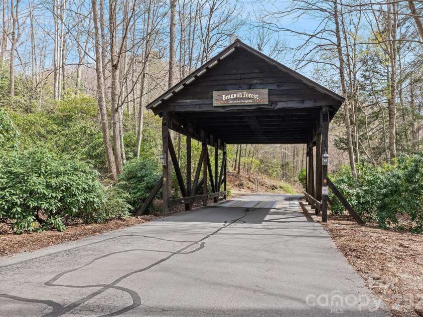 41 Trapper Lane, Waynesville, NC 28785.  MLS# CAR4366721, YatesRealty ID 11672. 