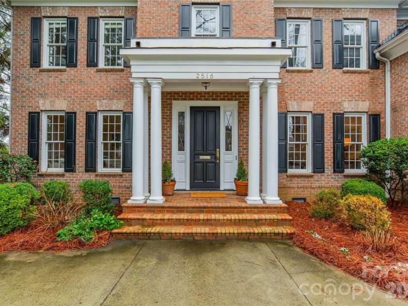 2516 Selwyn Avenue, Charlotte, NC 28209.  MLS# CAR4351447, YatesRealty ID 11673. Front Entry