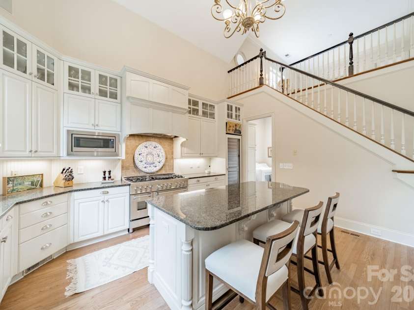 2516 Selwyn Avenue, Charlotte, NC 28209.  MLS# CAR4351447, YatesRealty ID 11673. Kitchen